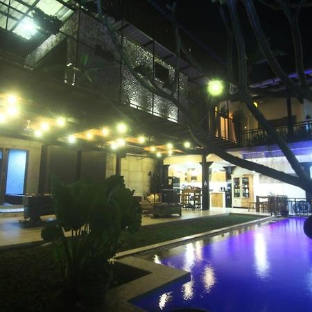 Villa Amalura I Jogyakarta Zewnętrze zdjęcie